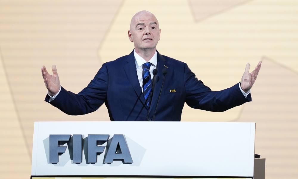 28圈:场球场加时场点球,欧足联官方:精彩的欧国联之夜.